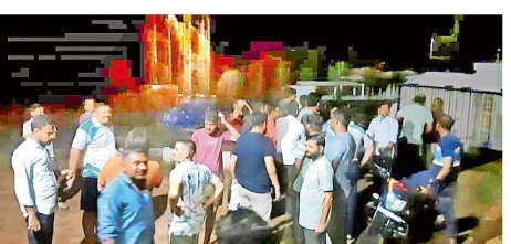 In Rakhial, Dehgam, the lights went out every night, causing villagers to  create a ruckus at the electricity office. | ગ્રામજનો ઉશ્કેરાયા: દહેગામના  રખિયાલમાં રોજ રાત્રે લાઈટો ગુલ થતાં ...