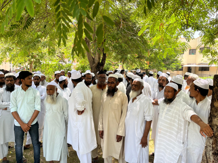 Banaskantha Gram Panchayat Election Hasanpur Boycott; OBC Seat Dispute | 'OBC  સીટ બદલો, નહીં તો ચૂંટણીનો બહિષ્કાર થશે': 3000 વસતિવાળા ગામમાં પછાત વર્ગના  બે જ પરિવાર, છતાં બે ...