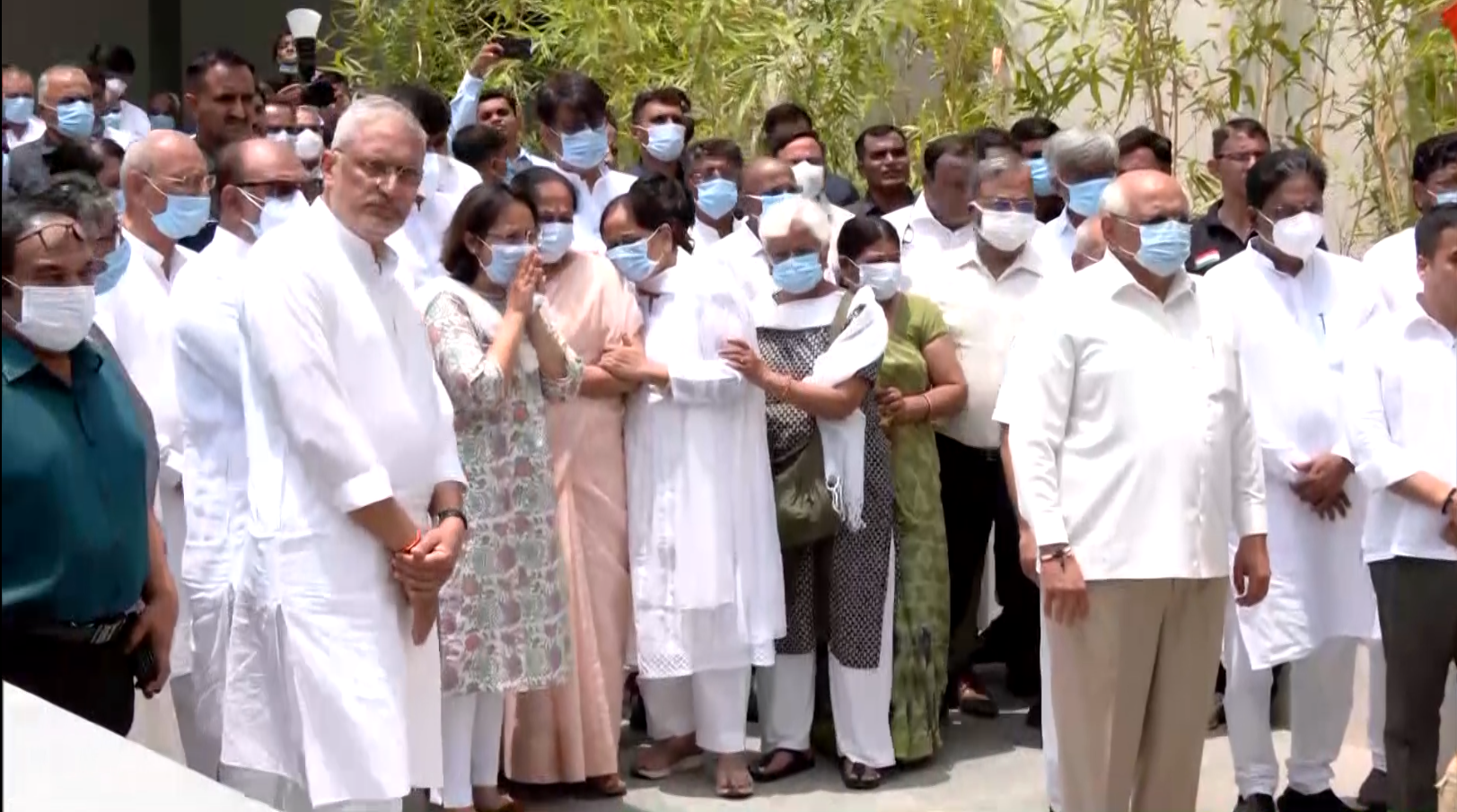 Vijay Rupani Rip Vijay Rupani Death News Update; Family Mourns Last Rites Rajkot Photos ...