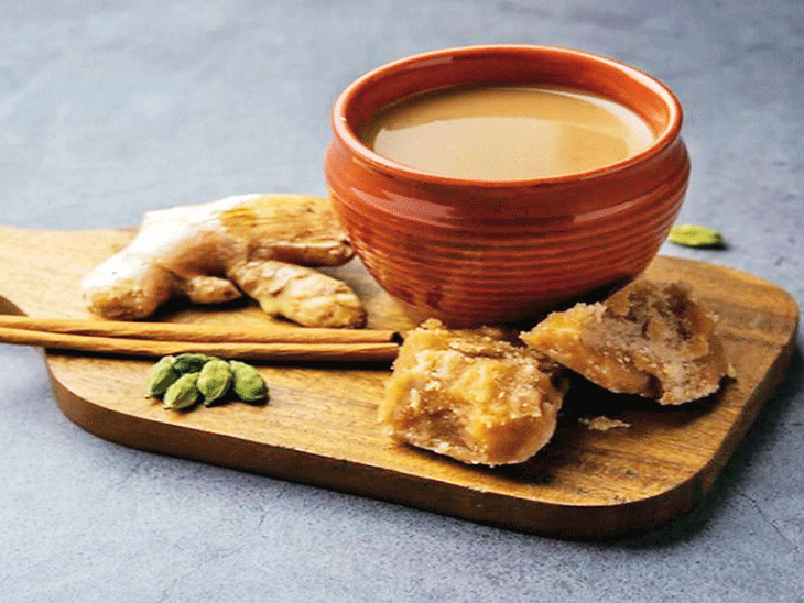 A sip of hot tea in the rainy season