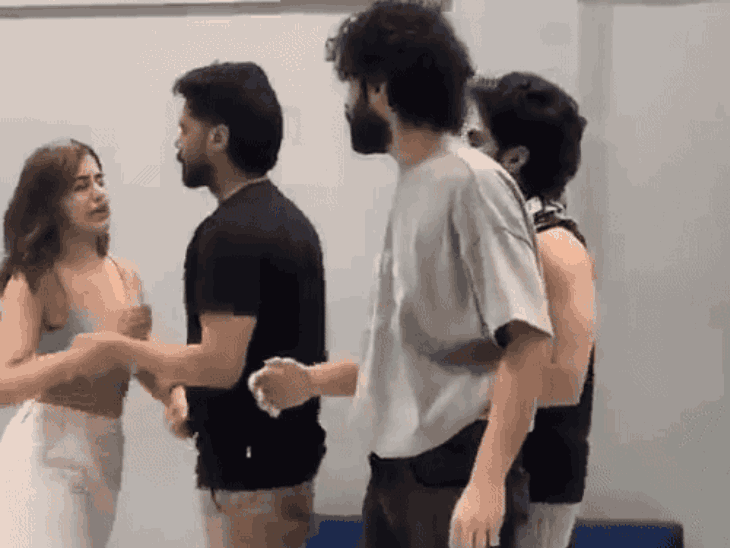 sakshi-malik-viral-video-shows-raghav-juyal-slapping-her-actress-pulling-his-hair  | 'બોમ ડિગી ડિગી બોમ' ફેમ સાક્ષી-રાઘવ વચ્ચે બઘડાટી!: એક્ટ્રેસે વાળ ખેંચ્યા,  એક્ટરે થપ્પડ ઝીંકી ...