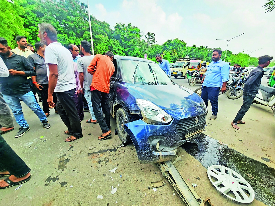 Drunk driver causes accident 12 days after Raisan incident, no casualties