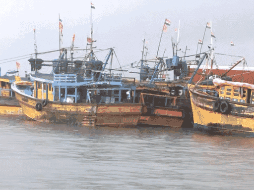 Cyclone Montha will hit the Kakinada coast today
