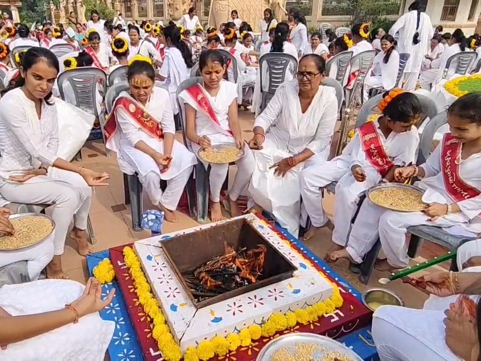 232 BAPS children memorized 315 Sanskrit verses