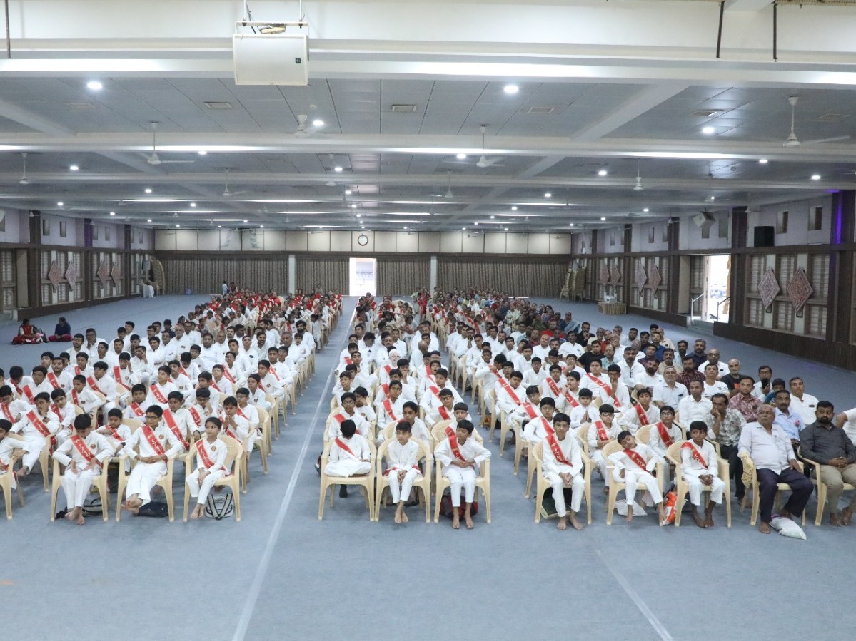15,666 BAPS children create world record of Sanskrit verses