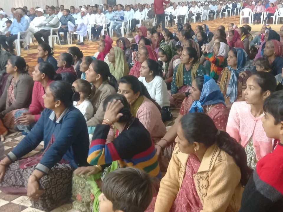 Patidar Sneh Milan Satlasana Laljibhai Patel SPG | સતલાસણામાં પાટીદાર  સ્નેહમિલન કાર્યક્રમ યોજાયો: SPG અધ્યક્ષ લાલજીભાઈ પટેલ ઉપસ્થિત રહ્યા, મુકેશભાઈના  પરિવારને ₹3 ...