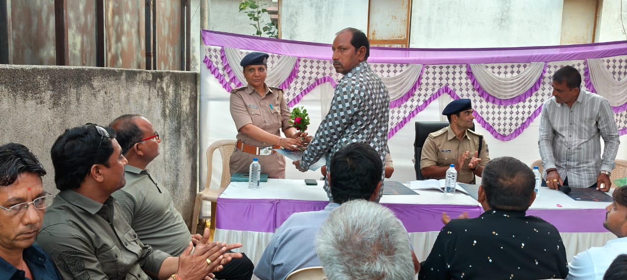 Botad SP Sethli, visited village Samadhiyala No. 1 | SP દ્વારા ગામની ...