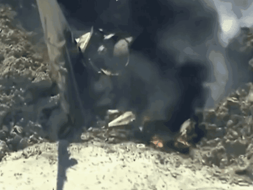 ધમાકા પછી F-16 ફાઇટર જેટમાં લાગેલી આગના ફૂટેજ.