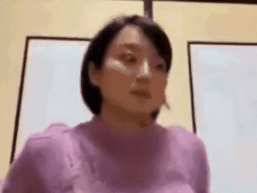 એક યુટ્યૂબર છોકરી ભૂકંપના સમયે લાઇવ સ્ટ્રીમિંગ કરી રહી હતી. તેના કેમેરામાં ભૂકંપ પછીનું રિએક્શન કેદ થઈ ગયું.