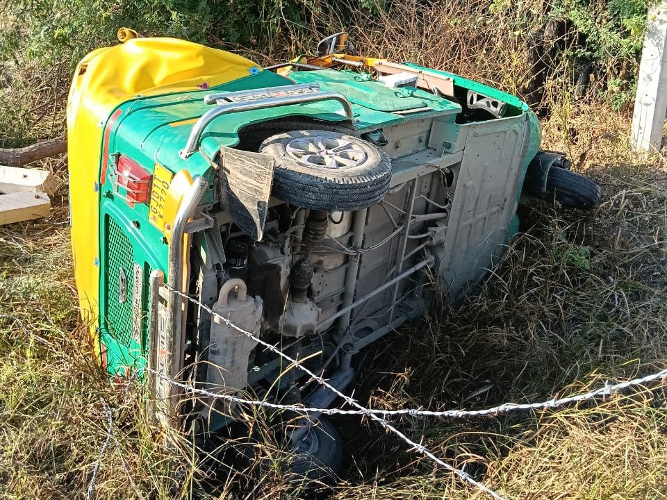 Sami Rickshaw Sami Auto Rickshaw Overturns Death Driver Bharatbhai Parmar Accident VIDEOS
