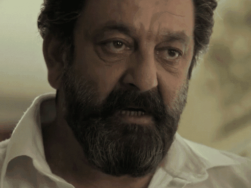 ફિલ્મમાંથી સંજય દત્તનો ડાયલોગ હટાવવો અથવા મ્યૂટ કરવા માગ કરાઈ.