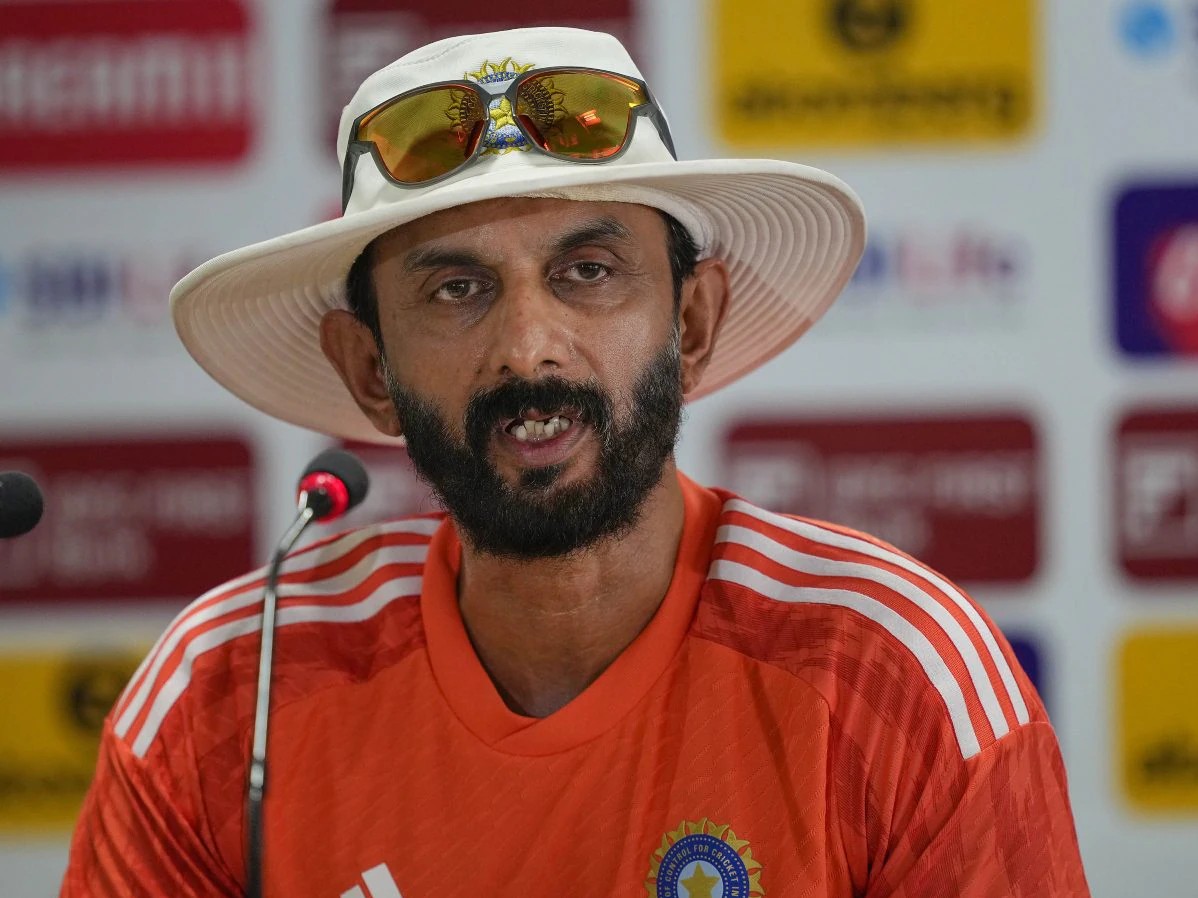 વિક્રમ રાઠોર લગભગ 2 મહિના સુધી શ્રીલંકન ટીમ સાથે રહેશે. - Divya Bhaskar