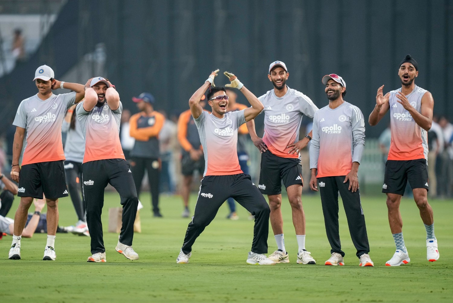 વડોદરામાં પ્રેક્ટિસ સેશનમાં ટીમ ઈન્ડિયાના પ્લેયર્સ મસ્તીના મૂડમાં જોવા મળ્યા હતા.