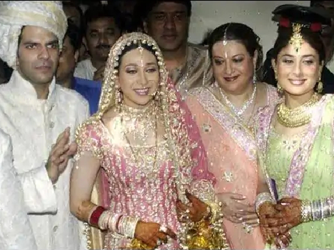 સંજય અને કરિશ્માએ 29 સપ્ટેમ્બર 2003ના રોજ લગ્ન કર્યાં હતાં.