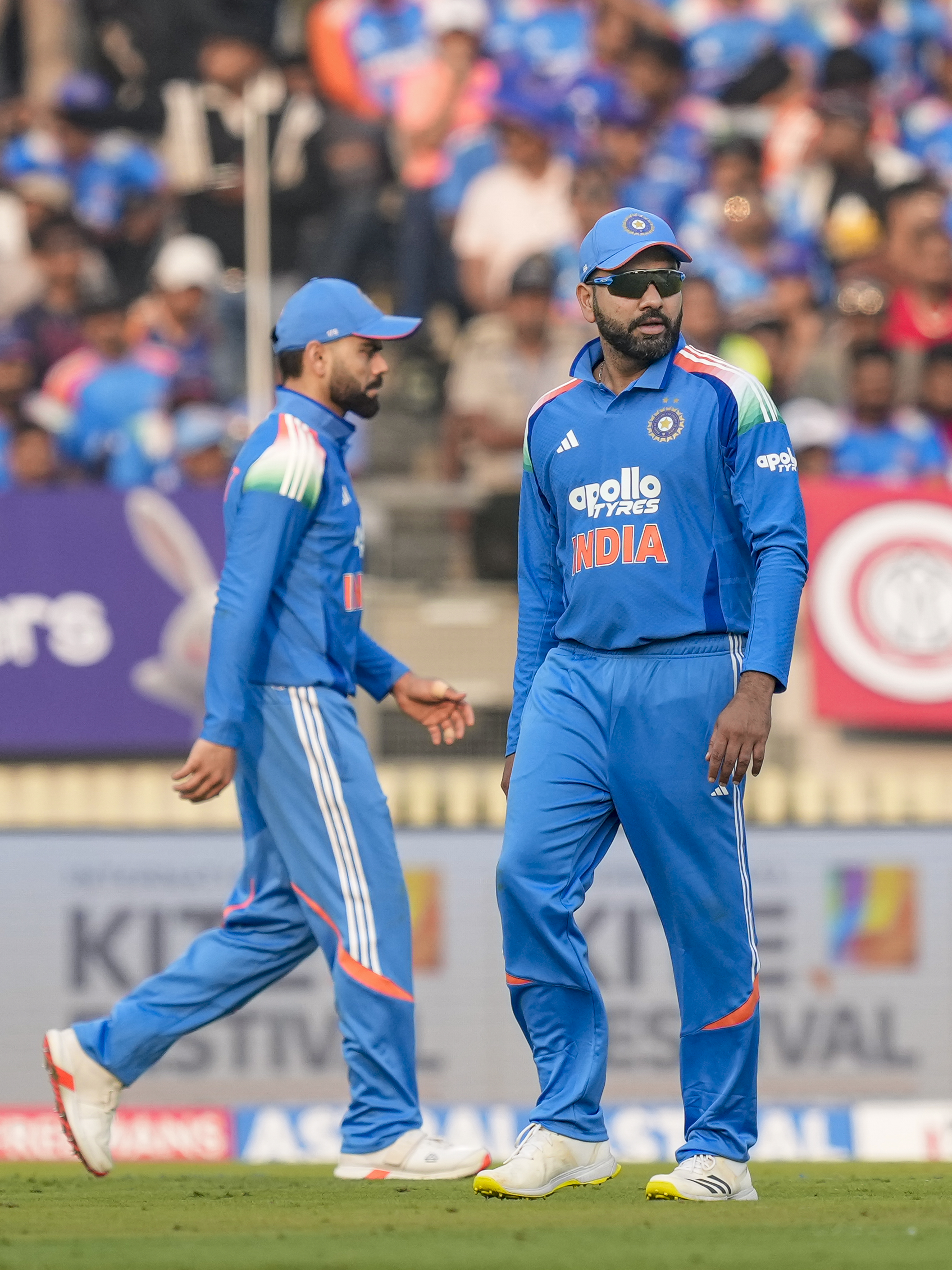 રોહિત અને કોહલી T20 અને ટેસ્ટમાં નિવૃત્તિ લઈ ચૂક્યા છે. તેઓ હવે માત્ર ODI ફોર્મેટ જ રમે છે.