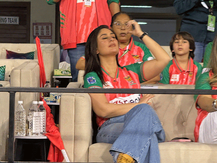 ગ્રાઉન્ડમાં પતિ સૈફ સાથે કરીના.