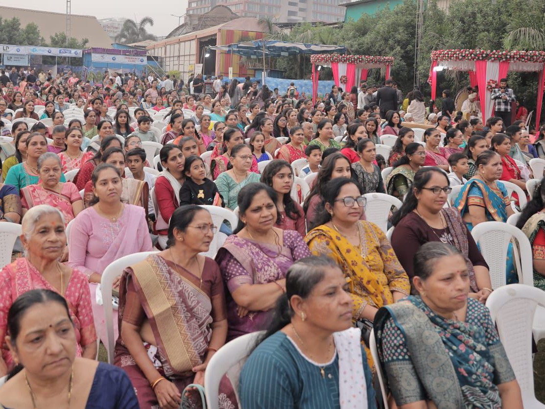 Surat: Saurashtra Gurjar Suthar Community Holds Mass Weddings