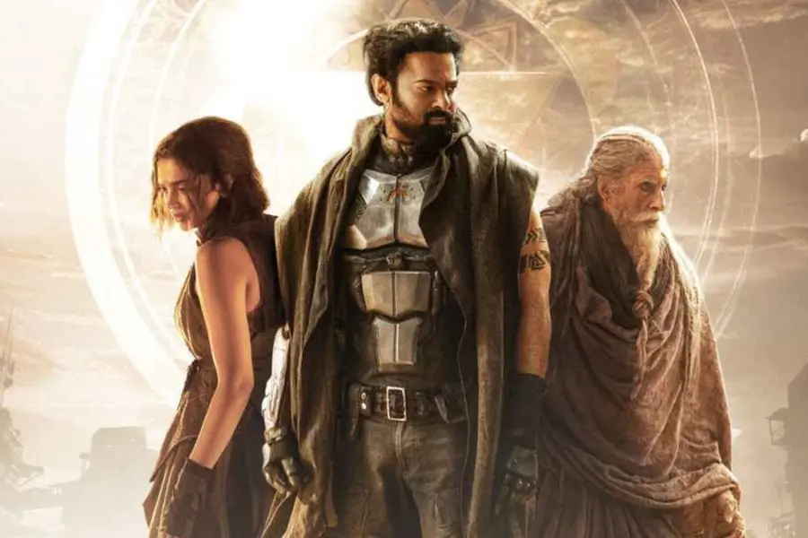 'કલ્કિ 2898 AD' ફિલ્મમાં દીપિકાએ અમિતાભ બચ્ચન અને પ્રભાસ સાથે સ્ક્રીન શેર કરી હતી.