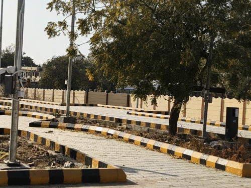 પાવર બેકઅપની સુવિધા હોવાથી વાવાઝોડા કે વરસાદ હશે તો પણ ટેસ્ટ ટ્રેક ચાલુ રહી શકશે. - Divya Bhaskar