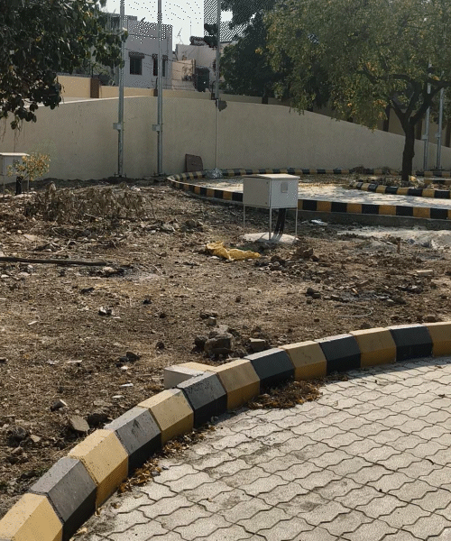 360 ડિગ્રી મૂવેબલ 17 આધુનિક કેમેરા અને RFID (રેડિયો ફ્રિકવન્સી આઇડેન્ટીફીકેશન) સેન્સર.