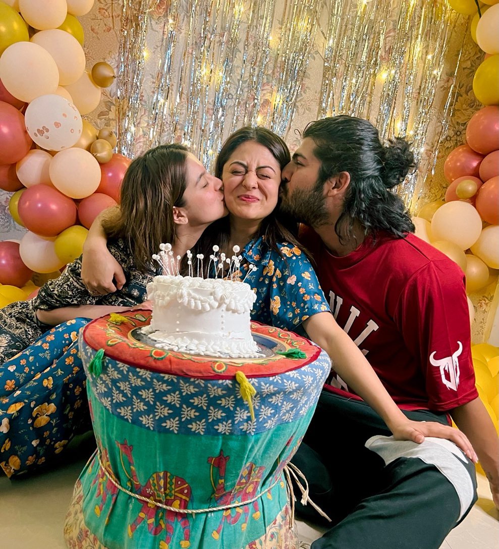 તુનિષા તેના બોયફ્રેન્ડ શીઝાનની બહેન ફલક નાઝની ખૂબ નજીક હતી.