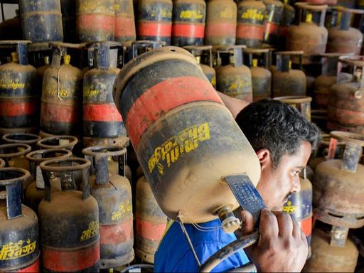 Gujarat Gas Supply Unaffected; Minister Reassures Households Amid ...