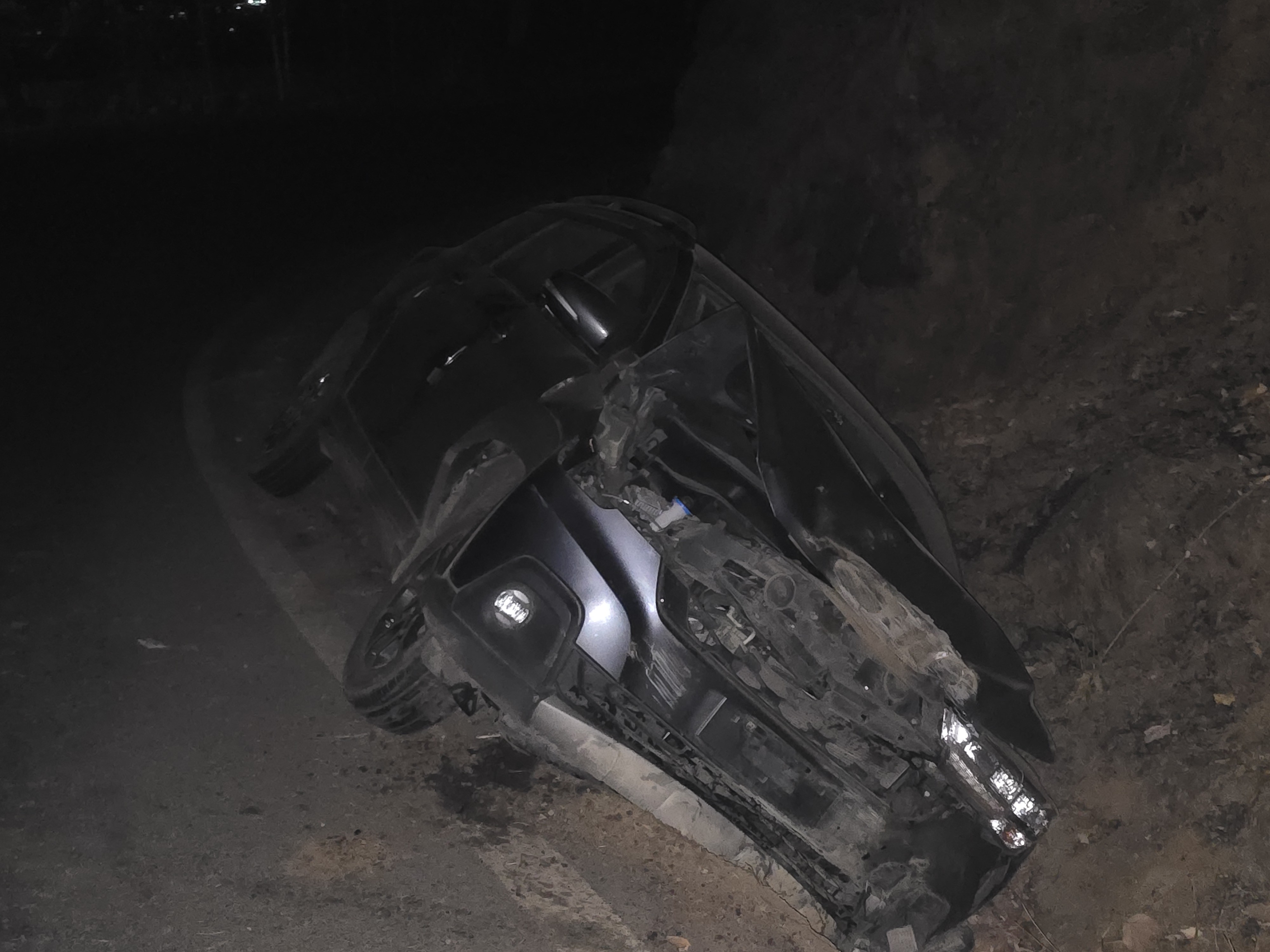 Dang Car Accident: Driver Loses Control, Vehicle Plunges into Pit