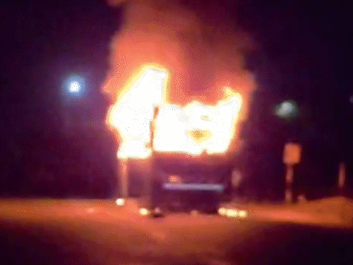 Massive Fire Outbreak in Private Sleeper Bus