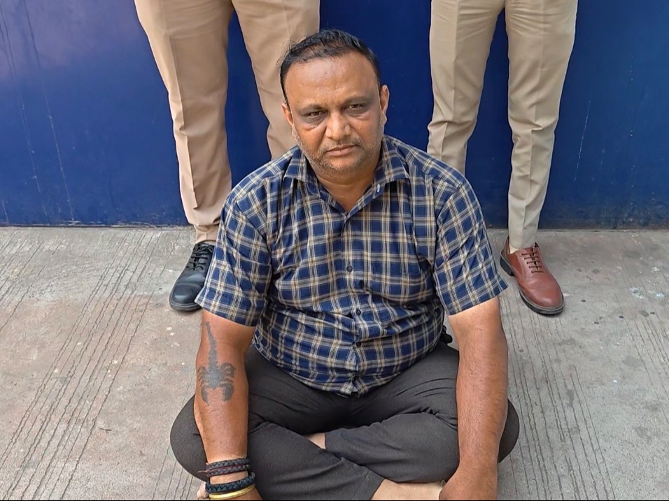 Vasu Rto Agent Surat RTO Agent Arrested; ACB Threat for Illegal Work | Gujarat News
