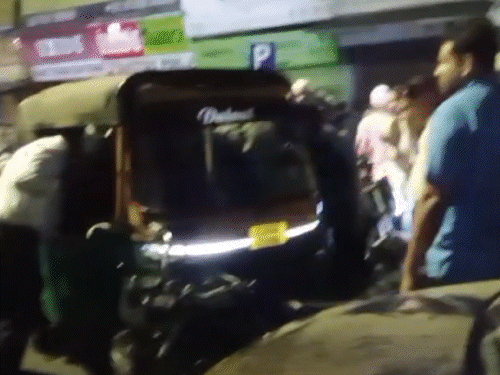 Drunk Rickshaw Driver Causes Triple Accident in Vadodara; Father-Son ...