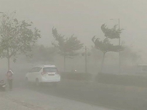 Mini Cyclone Hits Gujarat