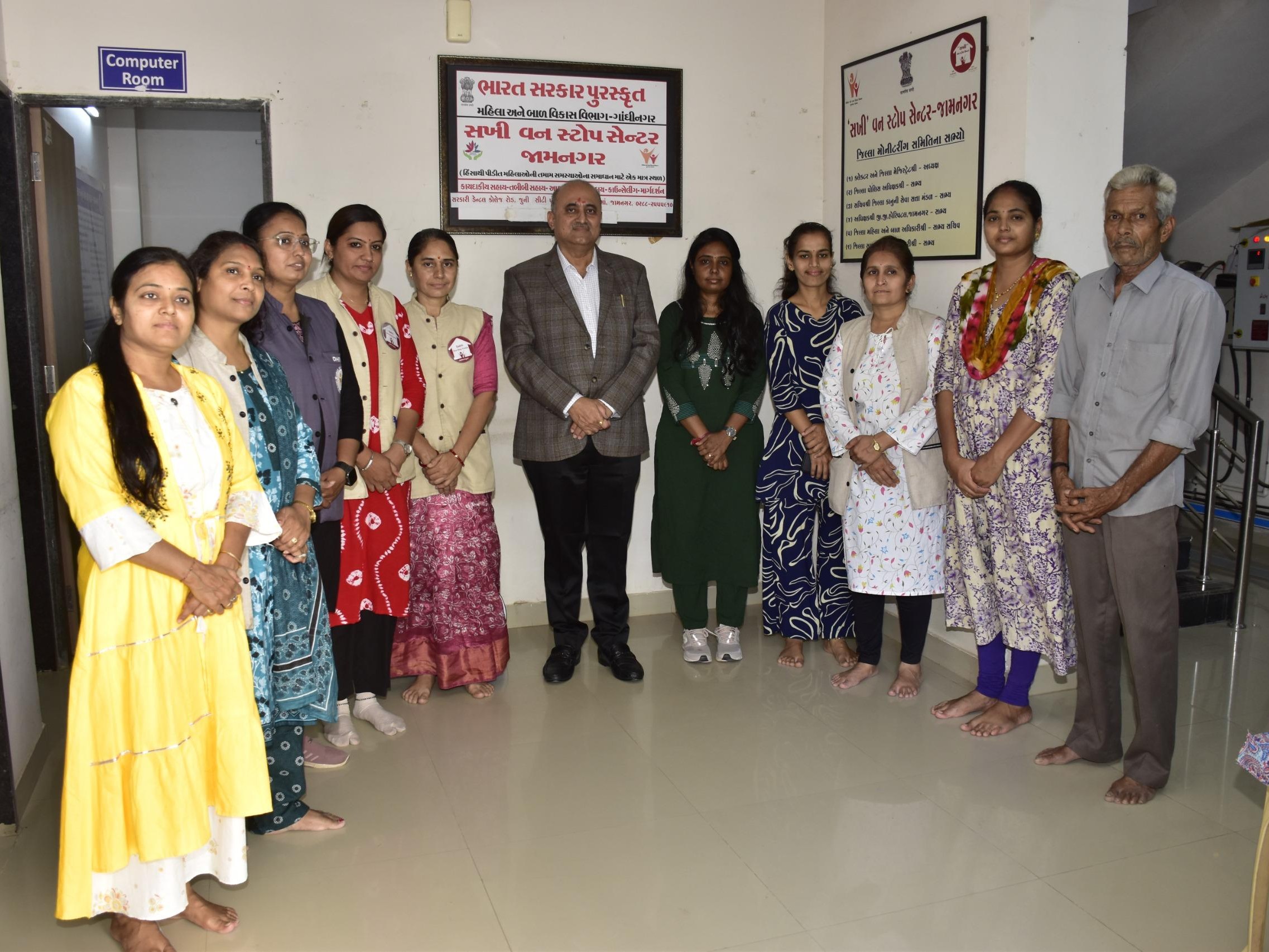 Jamnagar Collector Visits Sakhi Center, Distributes Kits