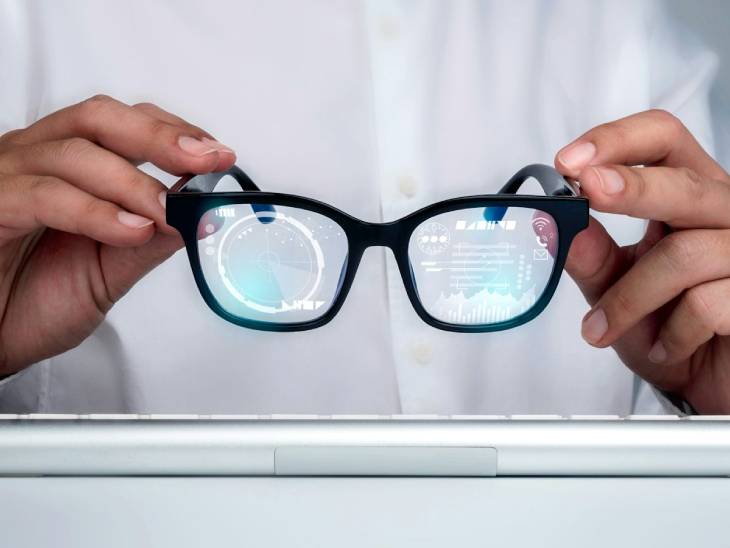 Smart Glasses Future Tech: AR & Challenges Ahead