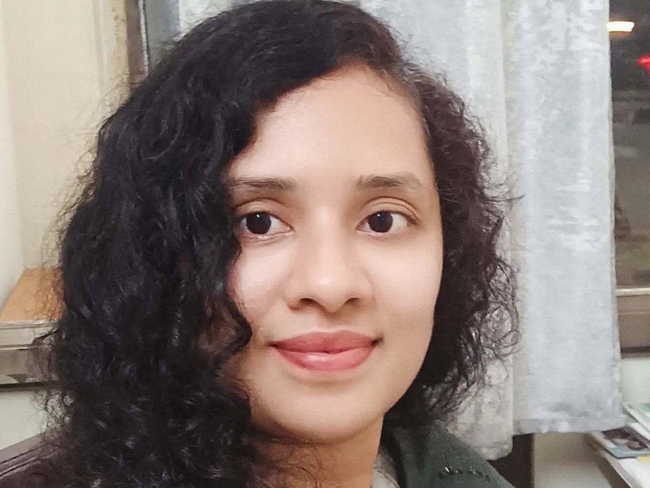 બપોરે આમ આદમી પાર્ટીએ ટિકિટ આપી અને સાંજે પ્રીતિ સાદડિયાએ રાજીનામું આપ્યું.