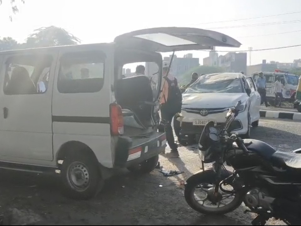 Vadodara-Waghodia Road Accident: Drunk Driver Hits 3 Vehicles