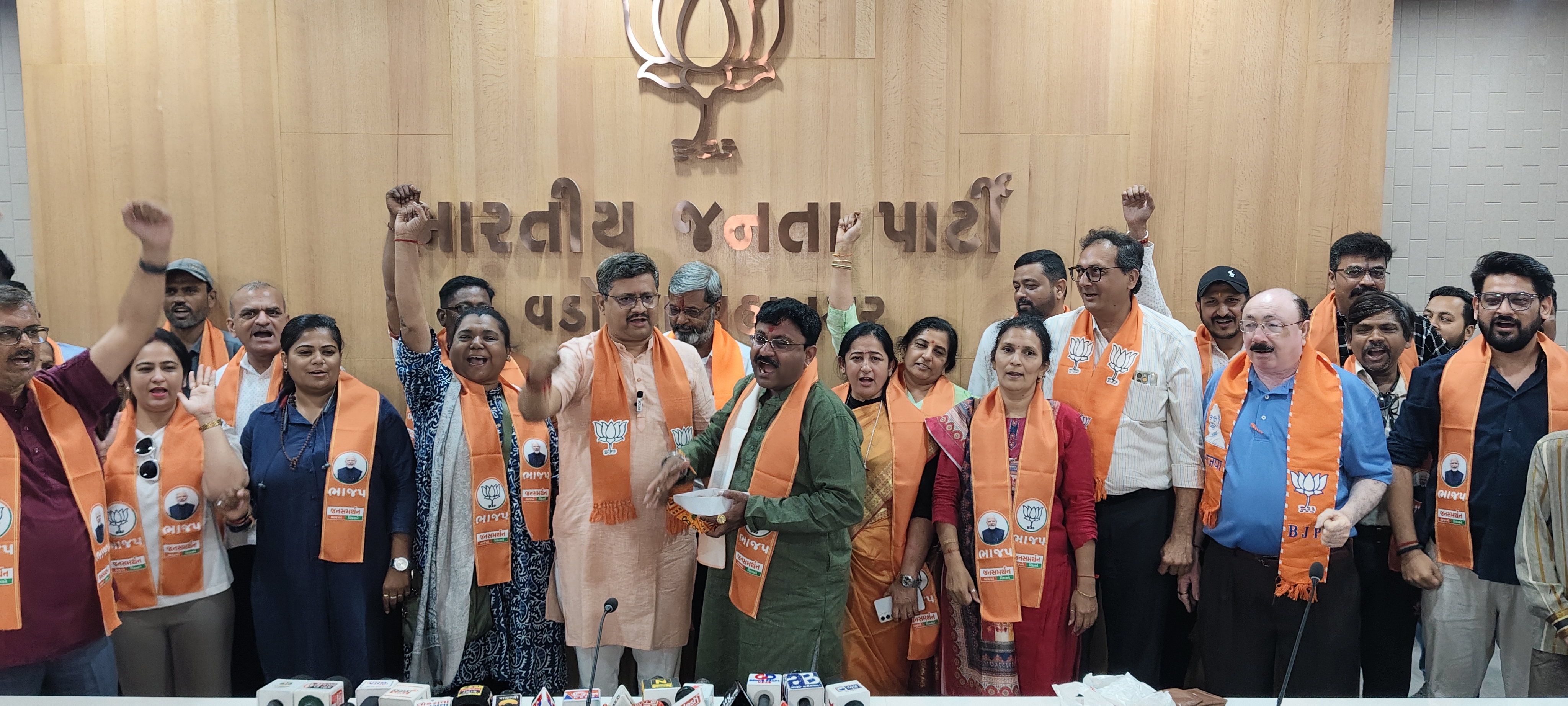 Sheetal Upadhyay Joins BJP; Says AAP Never Asked for Ticket