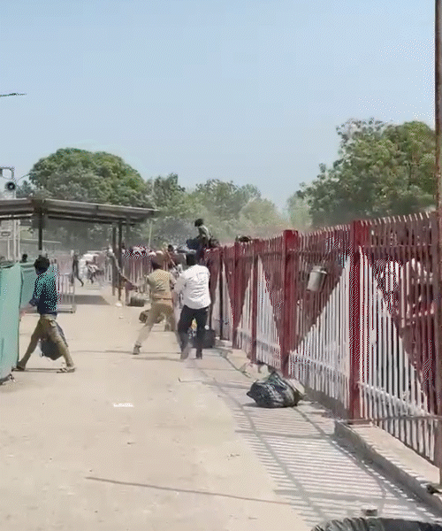 Chaos at Udhna Railway Station
