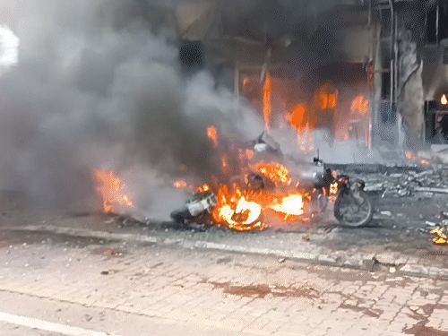 Ahmedabad Shyamal Char Rasta Fire; Vehicles Caught in Blaze | Fire Brigade  On Scene