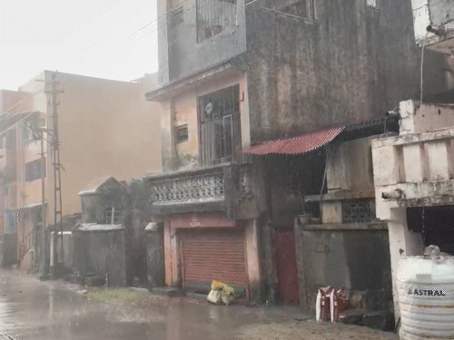 Weather Paradox in Gujarat