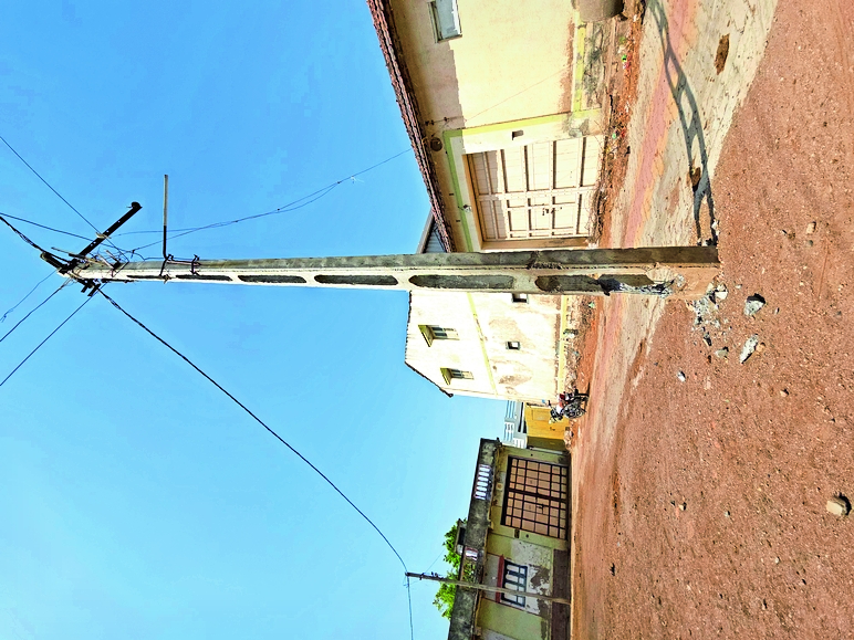 Fear due to broken electric pole in Big Gokharwala
