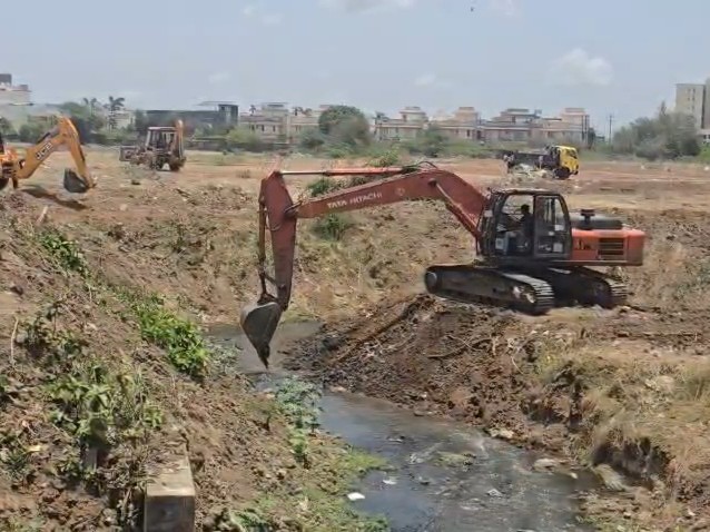 Navsari Monsoon Prep; CR Patil Inspects Drain Cleaning | Monsoon Ready