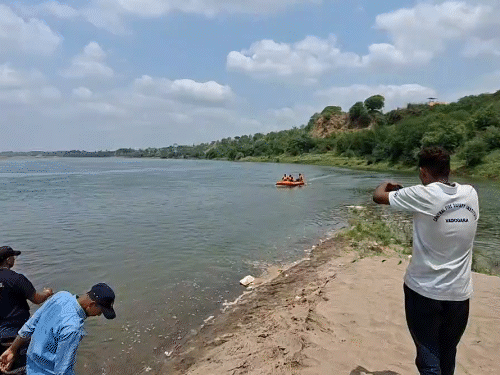 Tragic Picnic on Narmada River