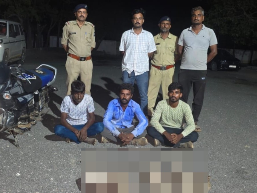 Jakhau Police Nabs 3 Rabbit Shikaris in Abdasa Vadapaddhar | Kutch News