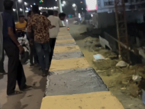 Drama on Vadodara Bridge