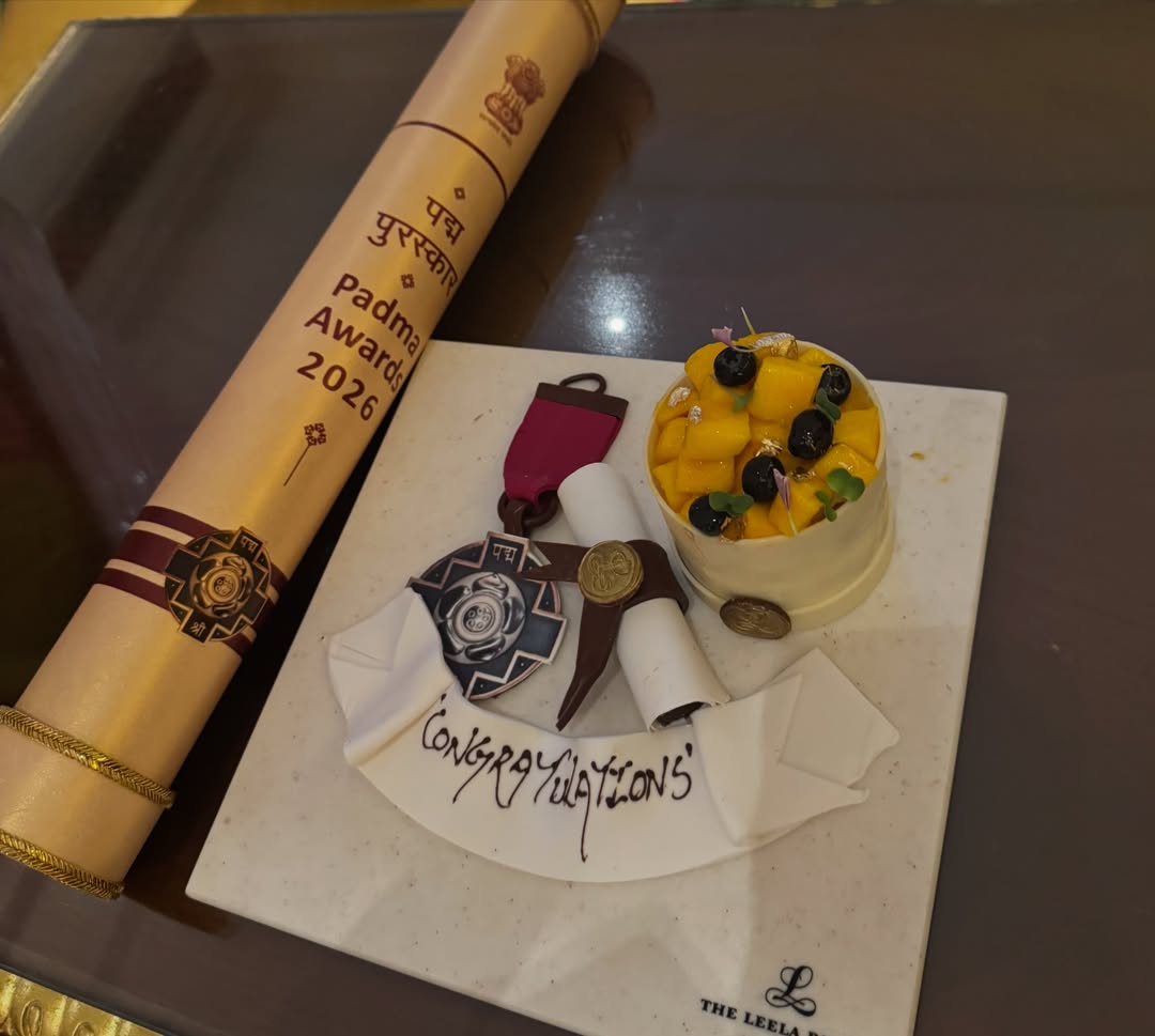 અવોર્ડ મેળવી માધવને કૃતજ્ઞતા વ્યક્ત કરી.