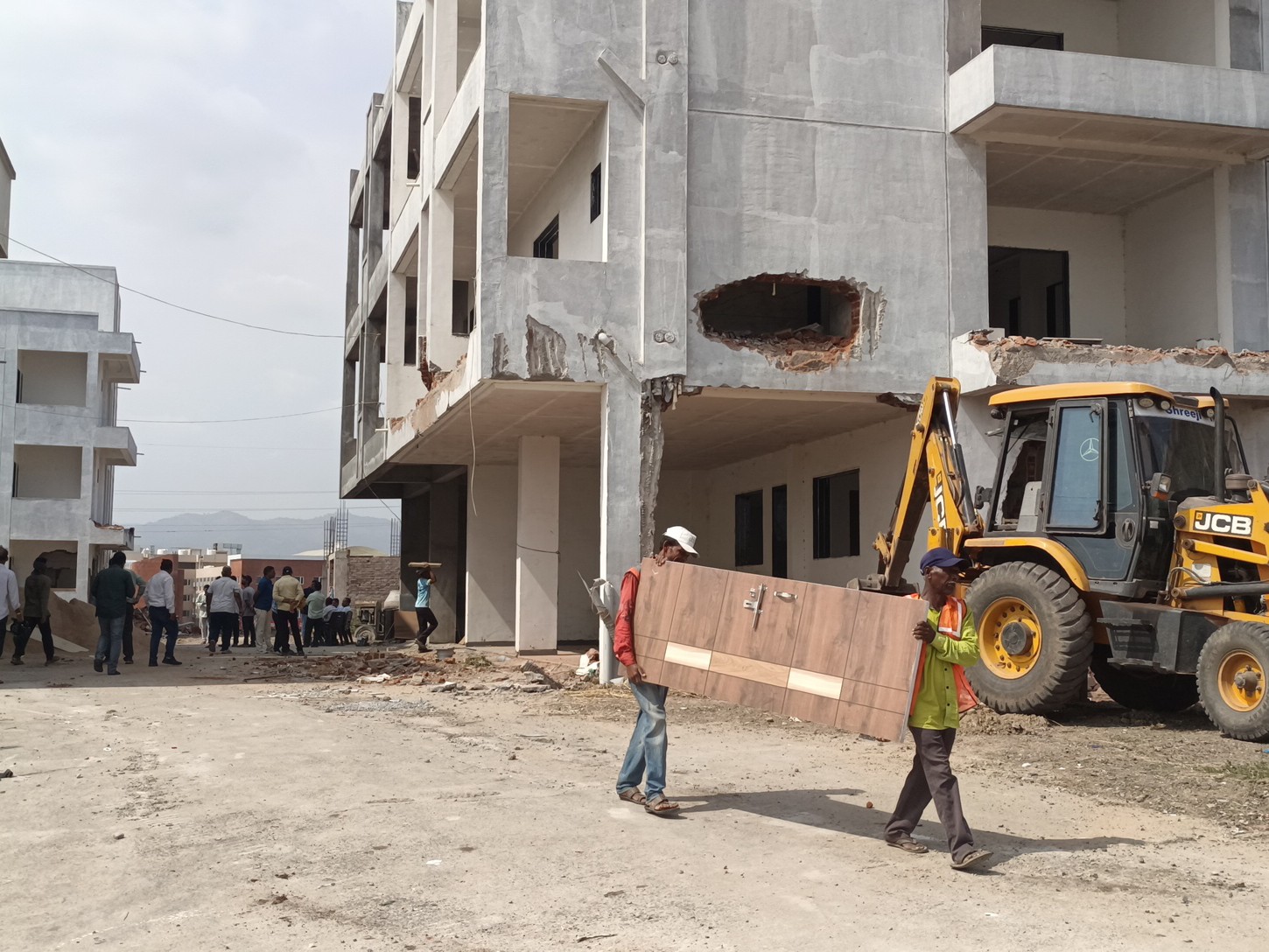 Narmada Demolition: Garudeshwar Illegal Constructions Razed | PK Joshi Complaint