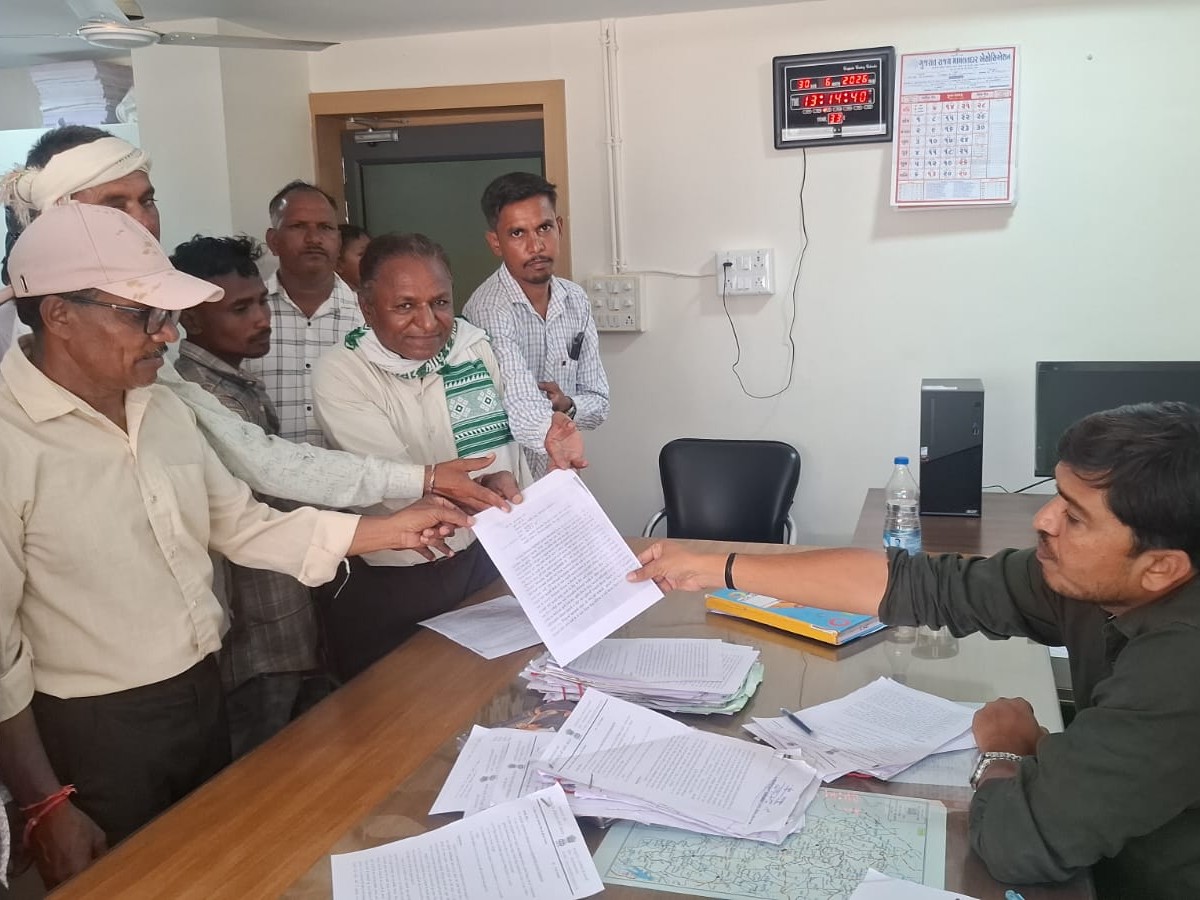 Meghraj Tribal Support For Chaitar Vasava; Demand For Fair Inquiry