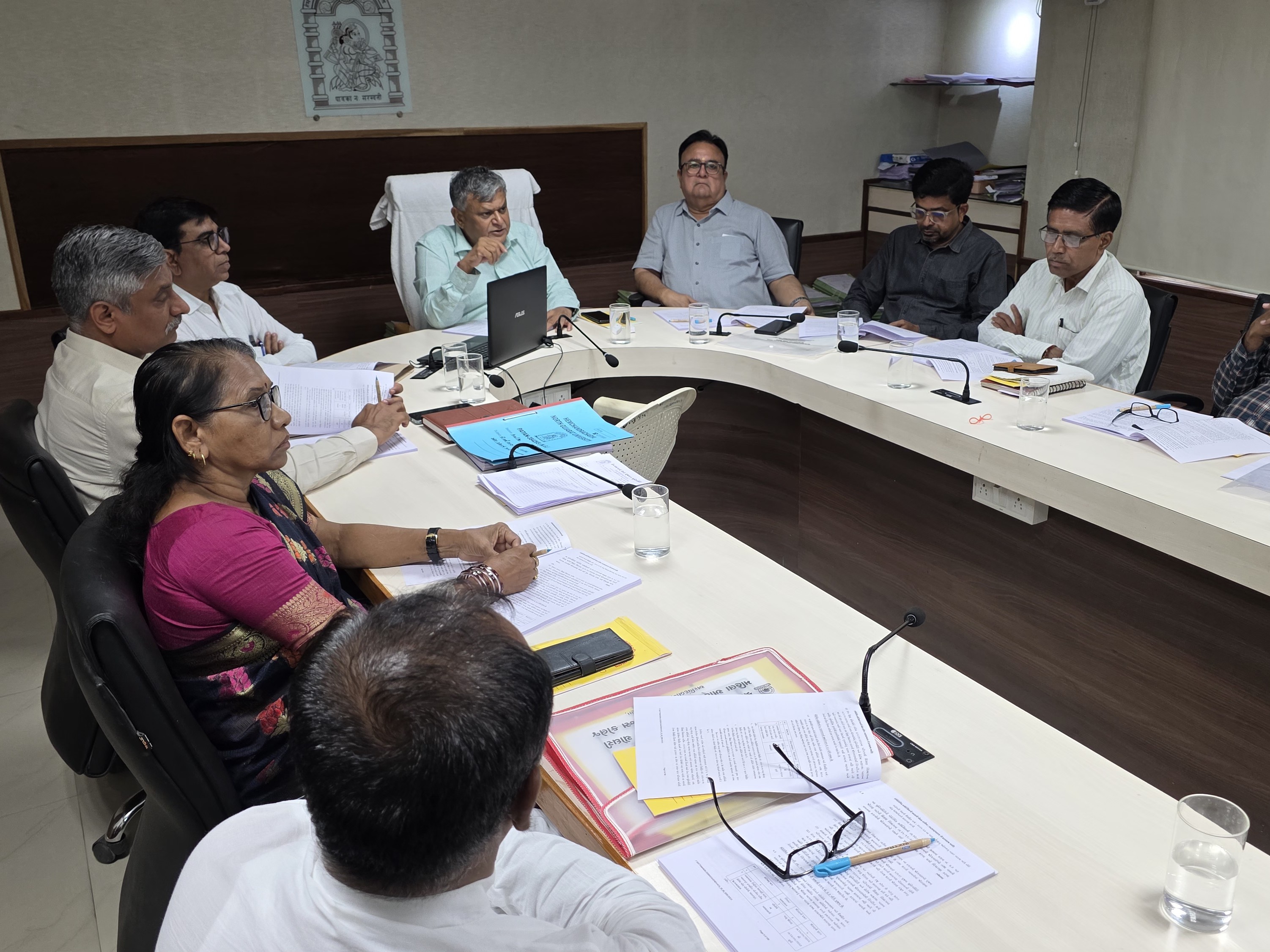Hemchandracharya University: NEP, LIC Report Decisions | New Courses & Fees