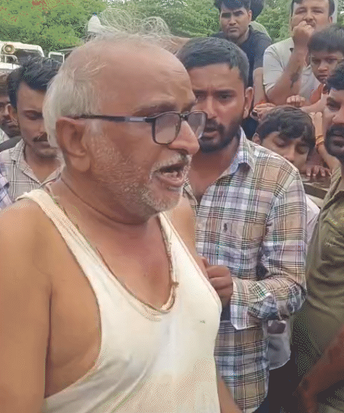 People expressed anger against BJP leaders and others, recounting the suffering they endured in the water.