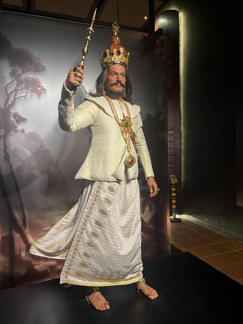 વેક્સ મ્યુઝીયમમાં શ્રીલંકાના રાજવી પરિવારોની કહાની અને કલ્ચરને સુંદર રીતે દર્શાવવામાં આવ્યું છે.